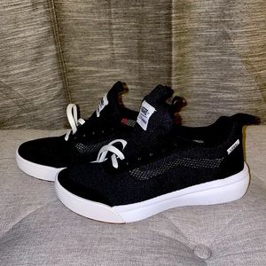 VANS| ULTRARANGE UltraCush® for Comfort Men 5.5 Women 7 Black